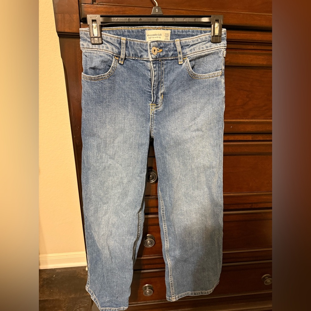 Abercrombie Kids High Rise Wide Leg Medium Blue Denim Jeans Size 11/12 Short